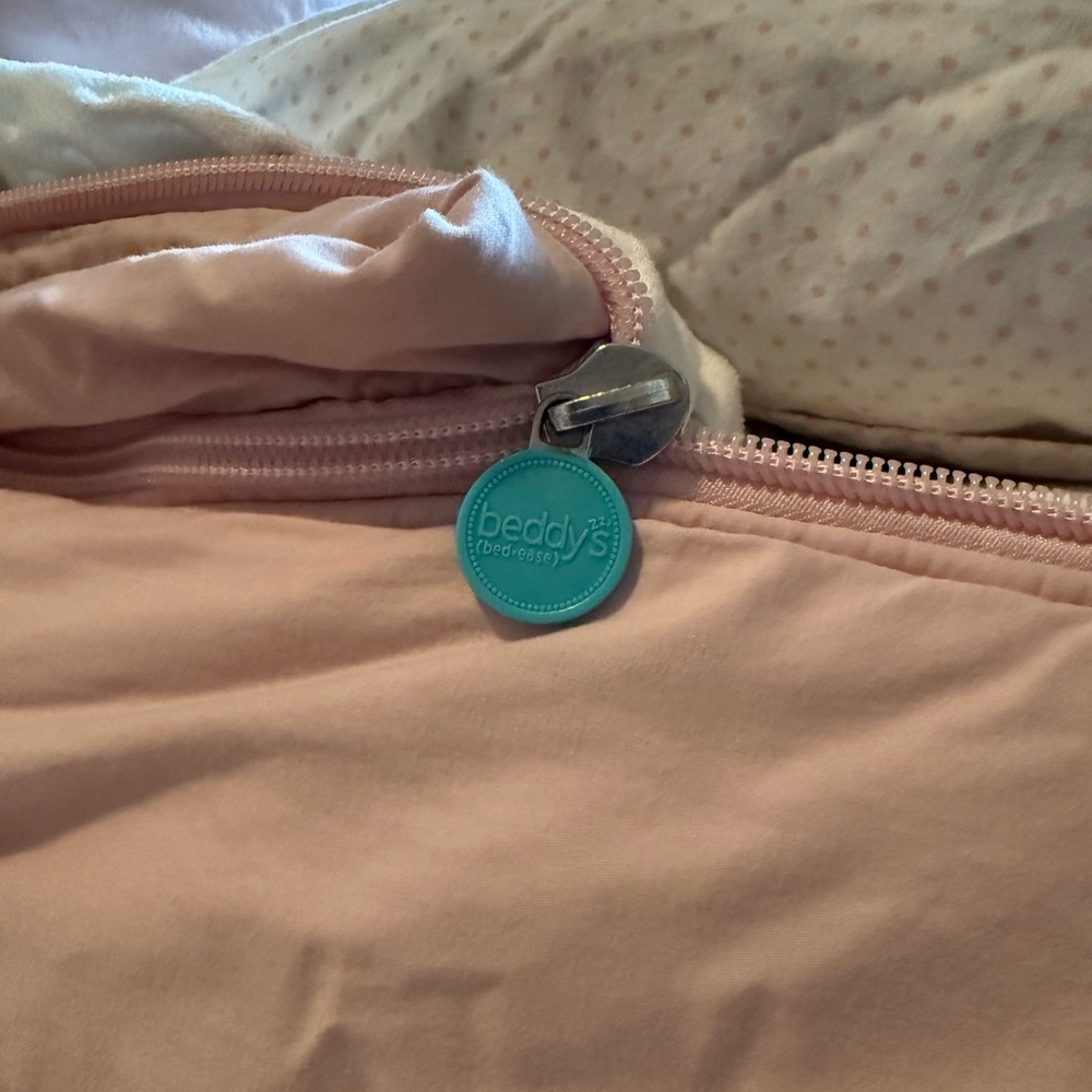Beddy's Pink Zippered Bedding